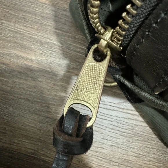 Filson Rugged Twill Small Duffle Bag Otter Green READ NO‎ STRAP YKK